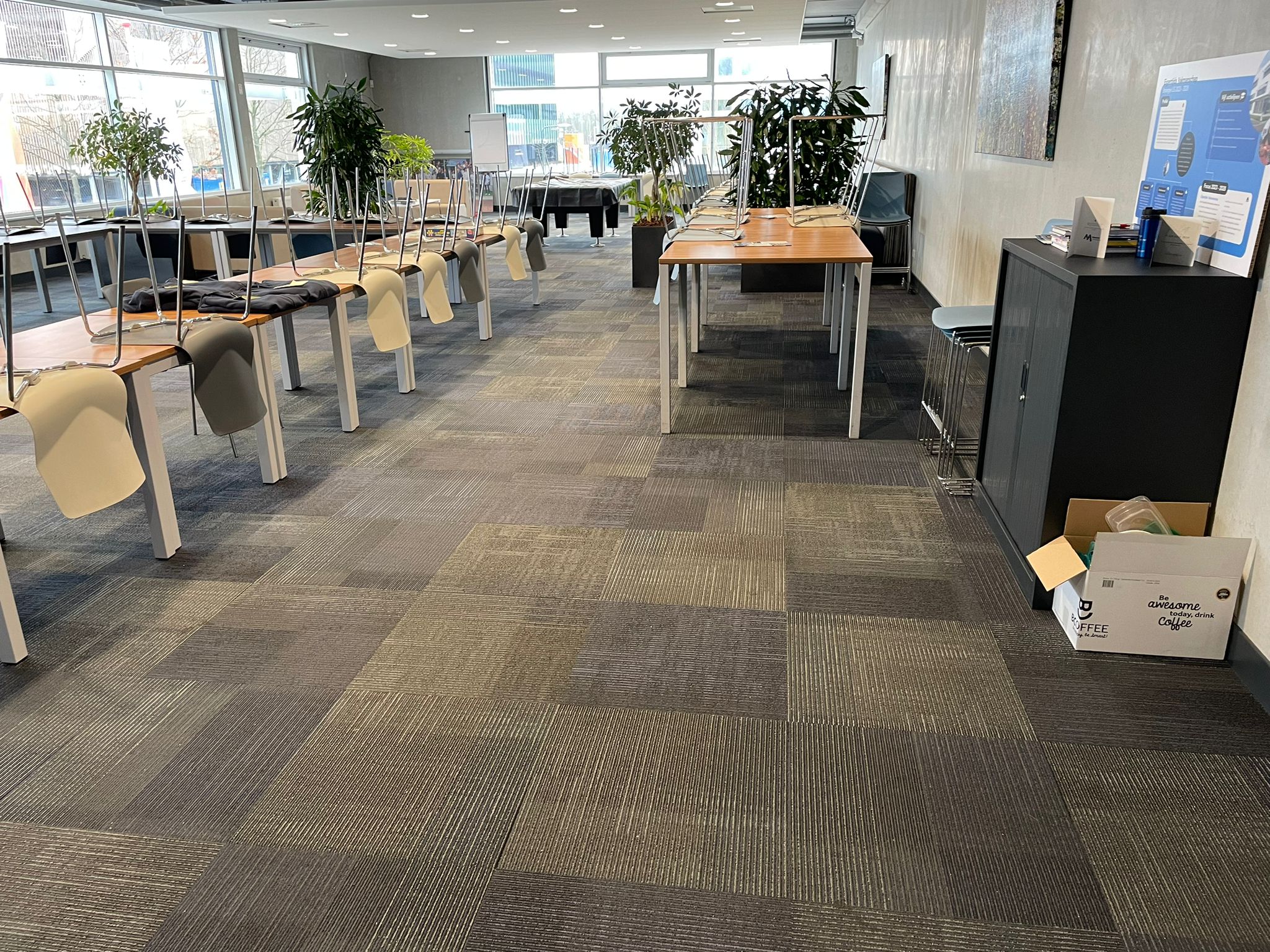 Tapijt reinigen van school - De Clean Expert